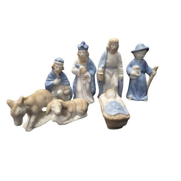 Vintage Biedermann Sri Lanka Blue & White Porcelain 7 Piece Nativity Set - Picture 1 of 10